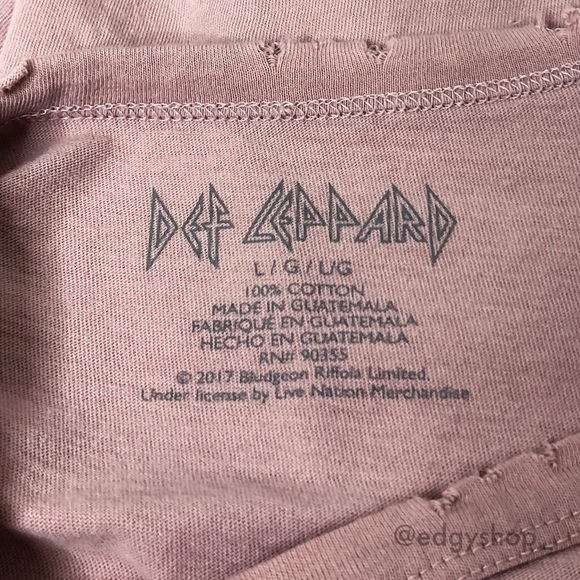 Def Leppard Distressed Choker Cropped Band T-Shirt - Picture 4 of 7